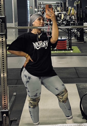 Effective Squat Techniques for Strong Legs