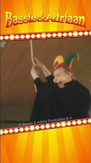Bassie en Adriaan - De Plaaggeest😱