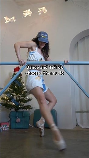 Ballet in silence and letting it choose a random song 👀#ballet #shorts #nomusic