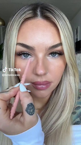 a more natural highlight ✨ inspo @elliezeiler