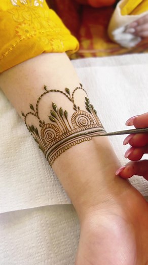 #BTS real bride by Sonia’s Henna Art #torontoHenna #hennadrawing #art #bollywood #indianwedding #shaadi #hennadesign