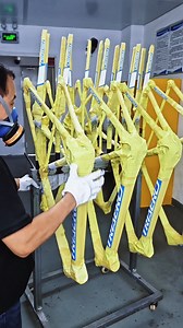 Hand-prime your road frame yourself！🤲🎨#icancycling #roadbike #framepainting #flyee | Icancycling