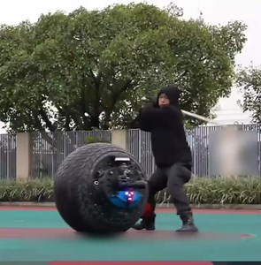 16K views · 211 reactions | Rotunbot : le robot policier de 125kg qui participe à la sécurisation des villes chinoises. | Web Exploit Plus | Facebook
