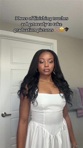 Graduation pictures coming soon😉 it was so windy outside I was struggling. I can’t even lie😭 #masteredit #gradszn #graduation2025 #makeuptutorial #sewin