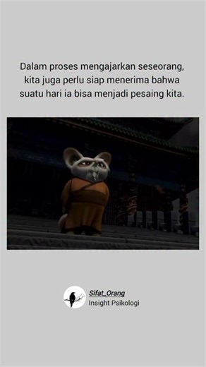 Insight Psikologi on Instagram: "Dalam psikologi sosial, ini berkaitan dengan generativity vs stagnation—tahap kedewasaan di mana seseorang menemukan makna dengan membagikan ilmu dan menumbuhkan orang lain, bukan dengan menahan mereka agar tetap berada di bawah. Mengajar dengan tulus berarti siap melihat murid tumbuh, bahkan melampaui. Penelitian dalam Harvard Business Review menunjukkan bahwa lingkungan yang mendorong knowledge sharing justru melahirkan individu-individu yang lebih inovatif dan