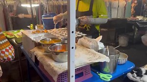 🚶 Hua Hin Night Market Walkthrough Video🚶 There were lots of people at Hua Hin Night Market on Saturday. Vendors told us it was even busier on Thursday and Friday. Many people visiting Hua Hin for Songkran will leave tomorrow to return to Bangkok and elsewhere. | Hua Hin Today