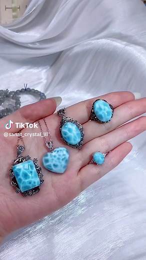 Let’s hold the sea wave inside our hands ~💍💍#larimar #aquamarine #pendant #bracelet #rings #ocean #bule #crystals #jewelry #ootd #shopping #ootd #tiktokmademebuyit
