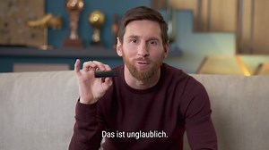 Die OrCam MyEye 2 ist eine kleine und leichte Kamera, die an fast jede Brille passt. Das weltweit leistungsfähigste mobile Hilfsmittel für blinde und sehbehinderte Menschen liest jeden Text vor, erkennt Gesichter, identifiziert Produkte und vieles mehr. | OrCam