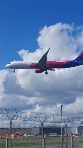 WizzAir A321neo Landing in CPH #avgeeklife#cph#aviation#sunset#automobile#travel#landing
