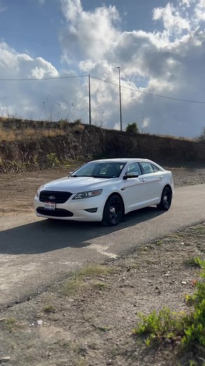 Police Hotline - Ford Taurus Police Interceptor