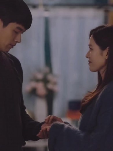 Real-life moments of Yoon Se-ri and Ri Jeong-hyeok from Crash Landing on You