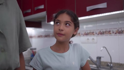 BONNYCO Cinema Light Box with 400 Letters, Symbols, Emojis, 2 Markers and USB. Led Light Box Home Decor, Room Decor. Cinema Led Sign Letters Board, Novelty Gifts Christmas, Birthdays. Marquee Lightbox