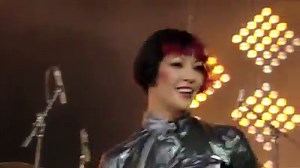 " Ready to Go " es una canción de Republica , lanzada como sencillo el 15 de abril de 1996. La grabación original no se incluyó en el álbum debut de la banda, Republica ; otras dos versiones de la canción, la mezcla estadounidense y la original mezcla, fueron incluidos. Esta versión apareció más tarde en una colección de grandes éxitos, Ready to Go: The Best Of . | Videos Musicales Solo En Hd