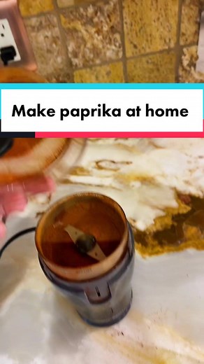 Making paprika at home is the easiest spice to make @jenniferkendall63 #paprika #homemadepaprika #makeyourown #homemadespices #homemadespice #paprika🌶 #diyspice #christmasgiftideas #homemadechristmasgifts #christmasgiftdiy #cookfromscratch