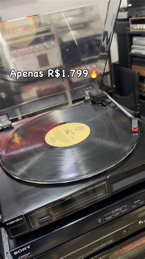 Filialdorock Loja on Instagram: "🔥Mais um conjunto disponível na Filial do Rock com as seguintes especificações: -Receiver gradiente AVR-3.0, 90 watts de pura emoção sonora, um absurdo esse cara. Falando muito. Com equalizador frontal trazendo algo impressionante para o ouvinte. -Cd player Sony CDP-C500M, com capacidade para 5 cds, fazendo a troca e lendo com muita precisão. Triscou, respirou ele leu. -Toca disco Toshiba SR-3648, com dobradiças firmes, tampa de acrílico conservadíssima, áudio f