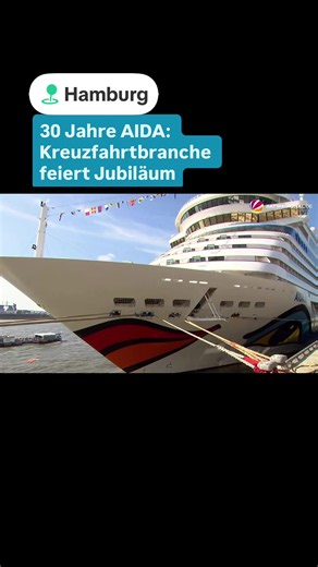 Hamburg ist Deutschlands Kreuzfahrthafen Nummer eins: Fast 300 Schiffsanläufe und rund 1,4 Millionen Passagier:innen verzeichnete die Hansestadt im vergangenen Jahr. Davon profitieren nicht nur die Reedereien, sondern auch Hotels, Gastronomie und der Einzelhandel. Eine Partnerschaft, die sich für beide Seiten auszahlt. Marktführer AIDA Cruises bedankt sich nun mit einer großen Jubiläumsfeier für 30 Jahre Unternehmensgeschichte. Doch die Branche steht weiterhin in der Kritik: Kreuzfahrtschiffe ge