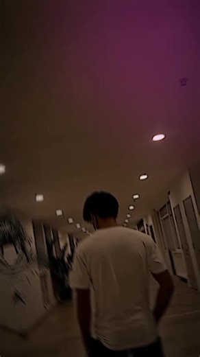 yaa tahu lah sya singel...sory gak seganteng pacarmu👀