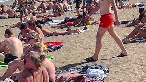 37K views · 5.5K reactions | Beach Sant Miquel Barcelona beach walk | Mowsomi | Facebook