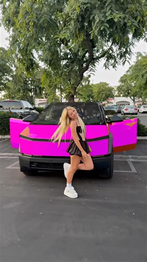 TESLA CHANGED COLOR 💖🧡