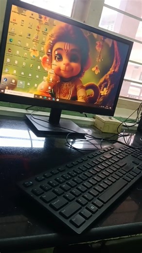 Computer lab lo wallpaper change 🫣😅 #venkydarsi #collegelife #friends #friendship #shorts#trending