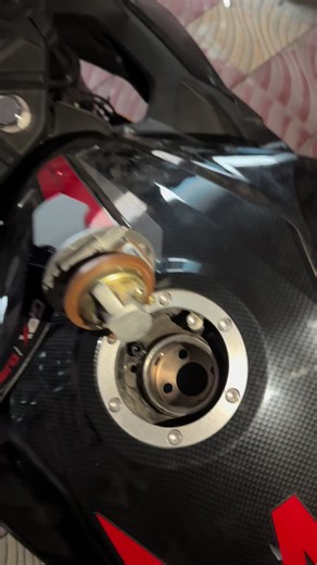 Don't touch the oil 🤡 #foryou #foryoupage #motivation #reality