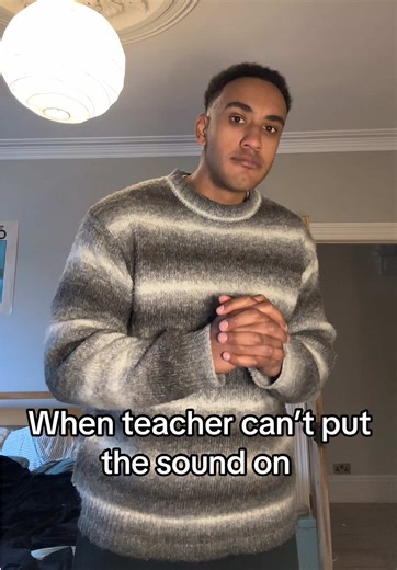 Teacher Struggles with Sound Issues in Class