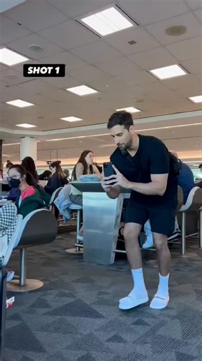 Camera Tricks Tips 📸| Saleem Masthankani on Instagram: "Easy Travel Transition idea 💡@thereelcoach Tag a friend who try insta Reel Transition Save this Tricks and try it #beach #airport #transition #behindthescene #trending #mobileclick #videotutorial #mobilephotographer #shotoniphone #videomak..."