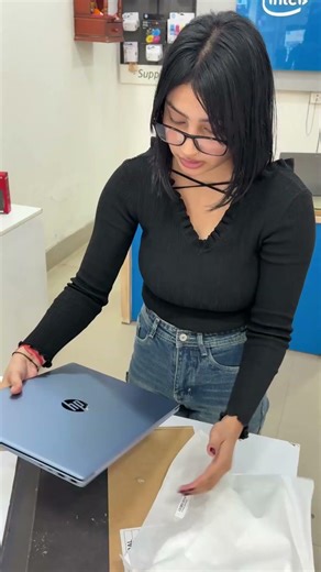 HP Omnibook 5 Unboxing By HAPPY CUSTOMER... #laptop #hppower #smartphone #hpsmart #hp