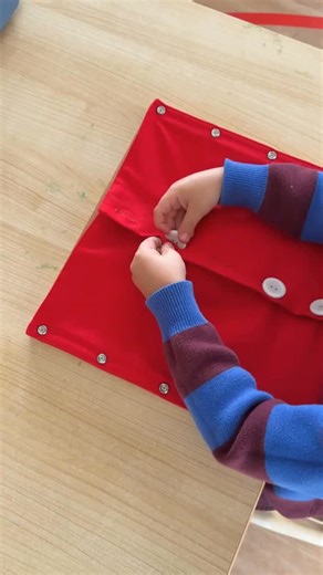 128 reactions · 15 shares | Children don’t just want to do big things; they want to be included in everyday life! The Montessori Practical Life curriculum equips children to be capable and self-competent. Real-world skills are nurtured in the classroom and mirrored at home to shape their sense of belonging and becoming. ❤️ #montessoriacademyaus #montessorieducation #montessori #melbournekindergarten #templestowemontessoriacademy | Montessori Academy | Facebook