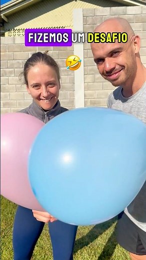 Who gets the balloon first? It seems easy… until you trip on the grass! 🎈😂