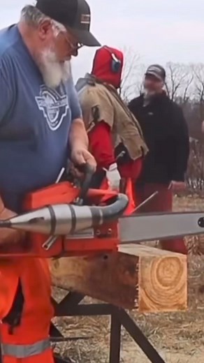 1.6M views · 8.1K reactions | Crazy chainsaw skills 2024 #chainsaw #lumberjack #lumberjacks #viralvideos #chainsaw #husqvarna #chainsaw #reels #reelsfb #reelsvideo #rellsviral #fypシ #usa #unitedstates | Show Onn | Facebook