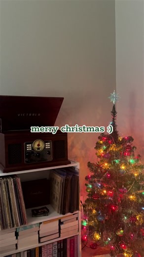 i’m hoping this doesn’t get muted! now playing: “The Christmas Waltz” - Frank Sinatra album: The Sinatra Christmas Album (1980) RPM: 33 | Capitol SMX-894 #fyp #musictok #vinyl #franksinatra #christmas