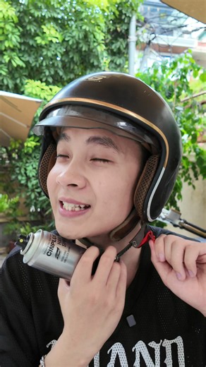 Cách dùng gôm chống mũ bảo hiểm không bị dính tóc