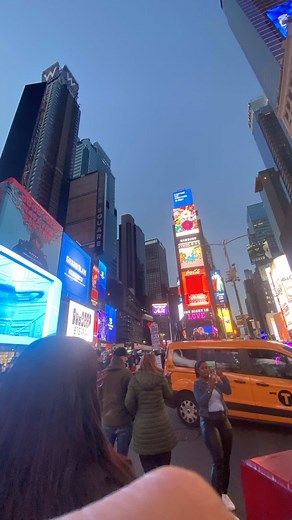 Ensenada Zona Centro vs Times Square Comparison