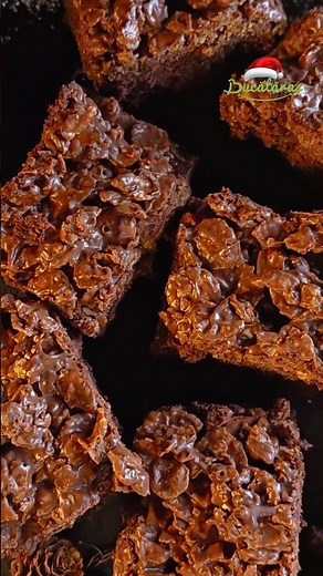 Prajitura cu ciocolata si fulgi de porumb - Deliciu insiropat si crocant