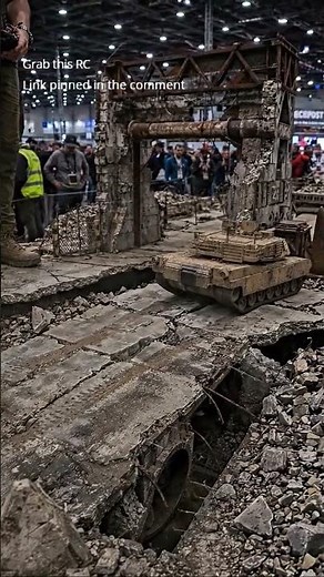 Hyper Detailed RC M1A2 Abrams SEPv4 at Military Expo 🤯