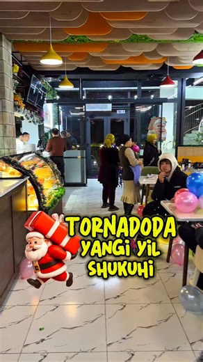 BIZ HAR BIR OILAGA ZAMONAVIY QULAYLIK YARATAMIZ! on Instagram: "Biz yangi yilga tayyormiz va sizning xizmatingizdamiz 😊 Oynalarga rasm solgan qo’li gul rassomimiz @rassom_idea ga o’z minnatdorchiligimizni bildiramiz😇 @city_mart_pop @tornado_food_"