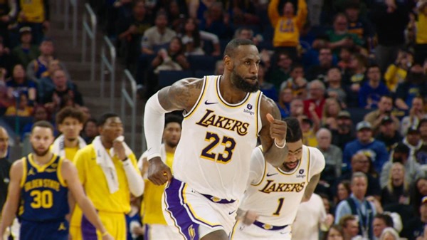195K views · 9.7K reactions | Saturday night on ABC, and this game more than lived up to the billing. Go all-access as LeBron and Steph continued their storied history, with the Lakers pulling out an amazing 2OT win  | NBA | Facebook