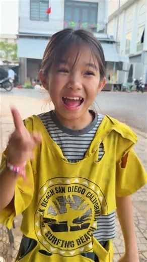 ACC - Con robot lego xịn xò và hộp lego cũ || A cool Lego robot and an old Lego box.