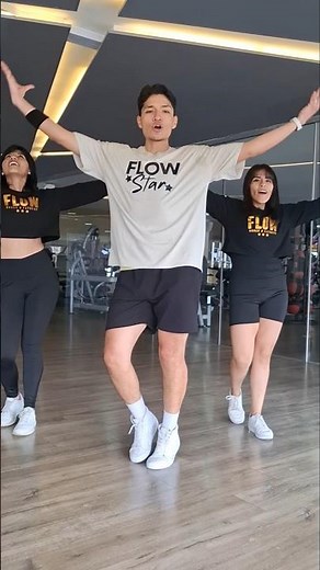 Dancing Cumbia!!!!🤘 #flow #dance #danceexercise #choreography #zumba