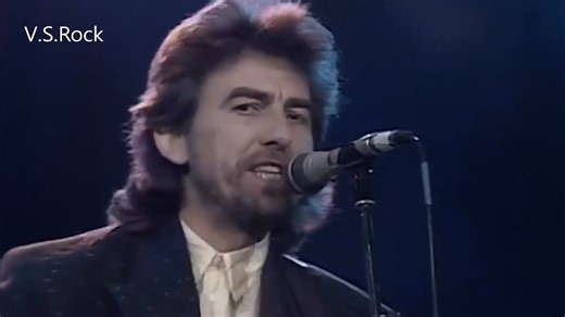 George Harrison / Eric Clapton & Friends - While My Guitar Gently Weeps _ The Prince's Trust Rock Concert '87 A.A.C. Audio // I restored the colors and the photography A.R. 16: 9 If you want to follow my public videos, press the follow button 🎸https: //www.facebook.com/VladoSimunovicRock 🔊 The all-star band features George Harrison, Eric Clapton Elton John, Jools Holland, Phil Collins, Mark King, Jeff Lynne, Ray Cooper and many more. There were a number of Prince's Trust shows over the years, 