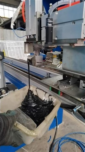 Automatic Hot Melt Glue Machine for Insulating Glass | Stable, Fast & Even Gluing No Breakage