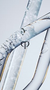 Upgrade your skincare with The Serum. Slow visible signs of aging. Reclaim your youthful radiance with Clé de Peau Beauté. | Clé de Peau Beauté