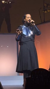 Slimane chante "Sentimental" en live 🤩 (via @concerts_addict) | Purecharts