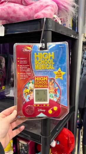 RICHMOND!! Y’all really showed up, showed out and helped us kick off 2026 tour with a super rad pop!!🎉 So much vintage and some FIRE fits! Cant wait to share the photo gallery! Stay tuned 👀 #totallyradvf