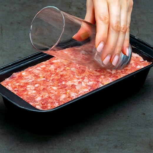 225K views · 346 reactions | Kıymalı rosto pişirme şeklinizi değiştirecek dahiyane numara! Malzemeler: kıyma: 800 g yumurta: 2 adet galeta: 80 g soğan: 3 adet karabiber: 2 g tuz: 2 g sarımsak: 10 g jambon: 70 g otlu krem ​​peynir: 70 g sert peynir: 150 g yumurta: 3 adet pancar: 200 g su: 1 l kornişon : 200 g soğan: 2 adet karabiber: 2 g tuz: 2 g maydanoz: 15 g mayonez: 30 g tuz: 2 g karabiber: 2 g | Cookrate - Turkey | Facebook