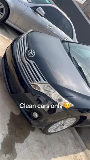 2011 Toyota Venza standard key start no panoramic roof, V6 engine, Lower maintenance fabric seats reverse camera power boot..