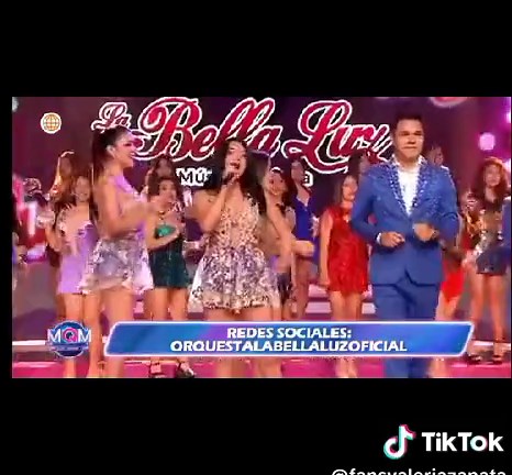 Valeria Zapata Canta con Orquesta la Bella Luz Oficial