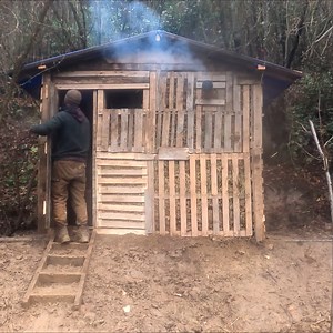 Building an off grid Pallet wood Cabin for $ 14 Alone #wargehbushcraft #build #cabin #cooking #craft #diy #cooking #cook #bbq #wilderness #dog #calm #relax #forest #camp #camping #campfire #asmr #nature #naturesounds #outoor #wilderness #wild | Wargeh Bushcraft