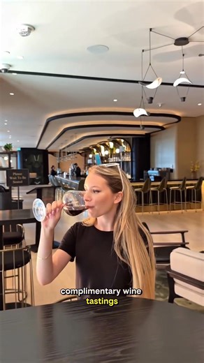 ✨ Time for a city escape! Discover Canopy by Hilton Toronto Yorkville Toronto’s spot for style, flavour & relaxation 🏨 🍃 🍝Dine at Día Restaurant & Lounge with live music! ☕️Sip & unwind at Virtu Café! 🌳Enjoy everything Yorkville has to offer! Your getaway is closer than you think. 🎥: @ilinca.ducharme . . . #Yorkville #TorontoEats #StaycationVibes #ExploreToronto #todotoronto #toronto #thingstodo #TorontoLife | Todotoronto